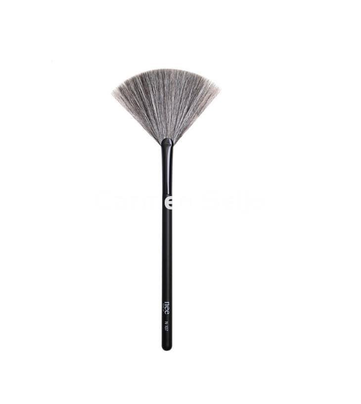 Nee Make Up Milano Brocha Abanico Fan Brush Nº107 - Imagen 1